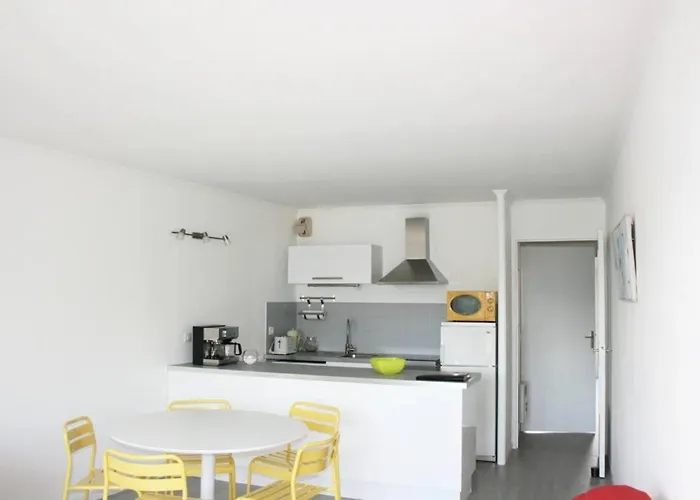 Le Brahms - - Entre Commerces Et Mae-9441